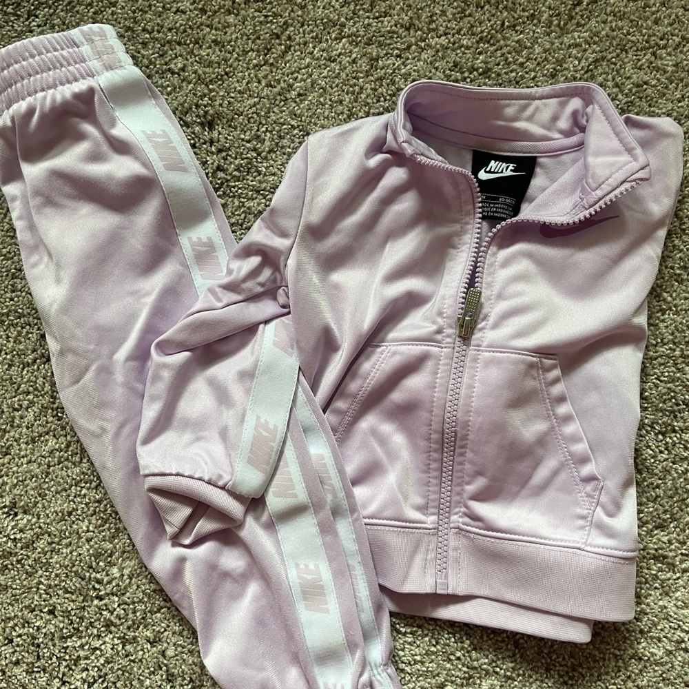 Nike Kids Matching Set in Light Purple